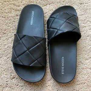 STEVE MADDEN Soulful Womens Black Slide Sandals